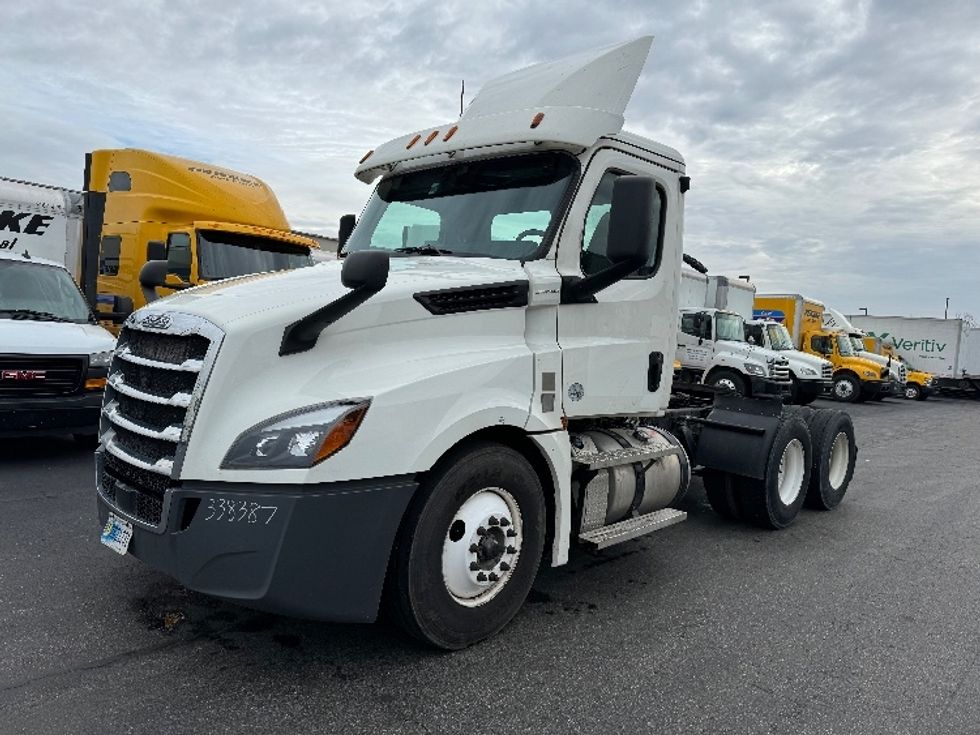 Day Cab Tractor-Heavy Duty Tractors-Freightliner-2020-T12664ST-Obetz-OH-431,178\n\t\tmiles-$ 61,500 - Image 3