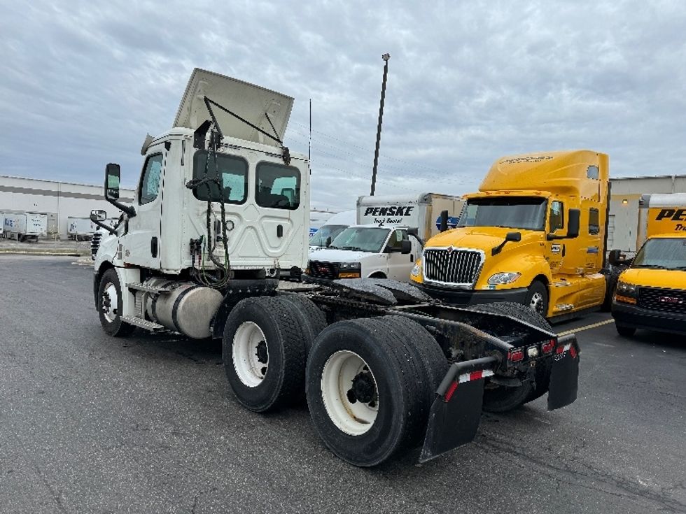 Day Cab Tractor-Heavy Duty Tractors-Freightliner-2020-T12664ST-Obetz-OH-431,178\n\t\tmiles-$ 61,500 - Image 5