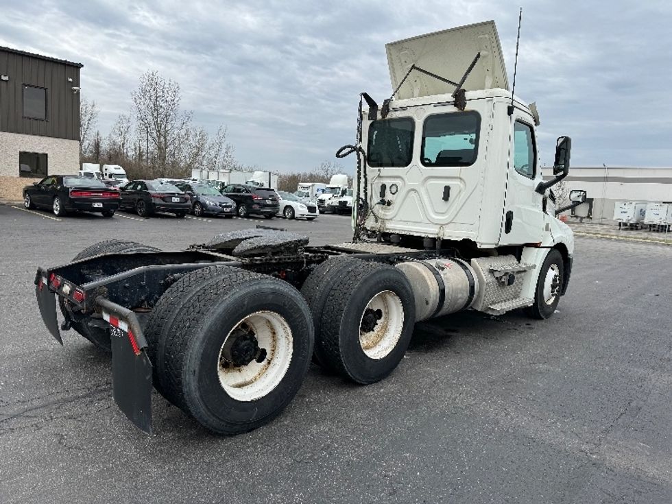 Day Cab Tractor-Heavy Duty Tractors-Freightliner-2020-T12664ST-Obetz-OH-431,178\n\t\tmiles-$ 61,500 - Image 7