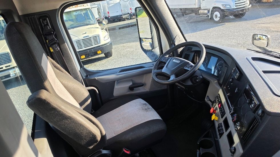 Day Cab Tractor-Heavy Duty Tractors-Freightliner-2020-T12664ST-Ocala-FL-217,156\n\t\tmiles-$ 64,000 - Image 14