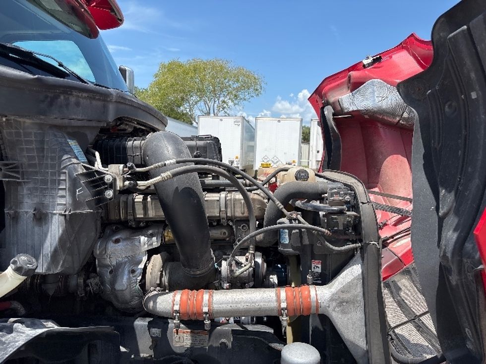Day Cab Tractor-Heavy Duty Tractors-Freightliner-2020-T12664ST-Ocala-FL-336,375\n\t\tmiles-$ 51,500 - Image 15
