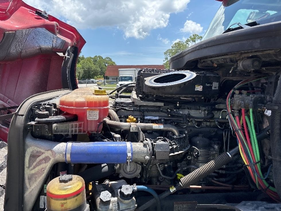 Day Cab Tractor-Heavy Duty Tractors-Freightliner-2020-T12664ST-Ocala-FL-336,375\n\t\tmiles-$ 51,500 - Image 16