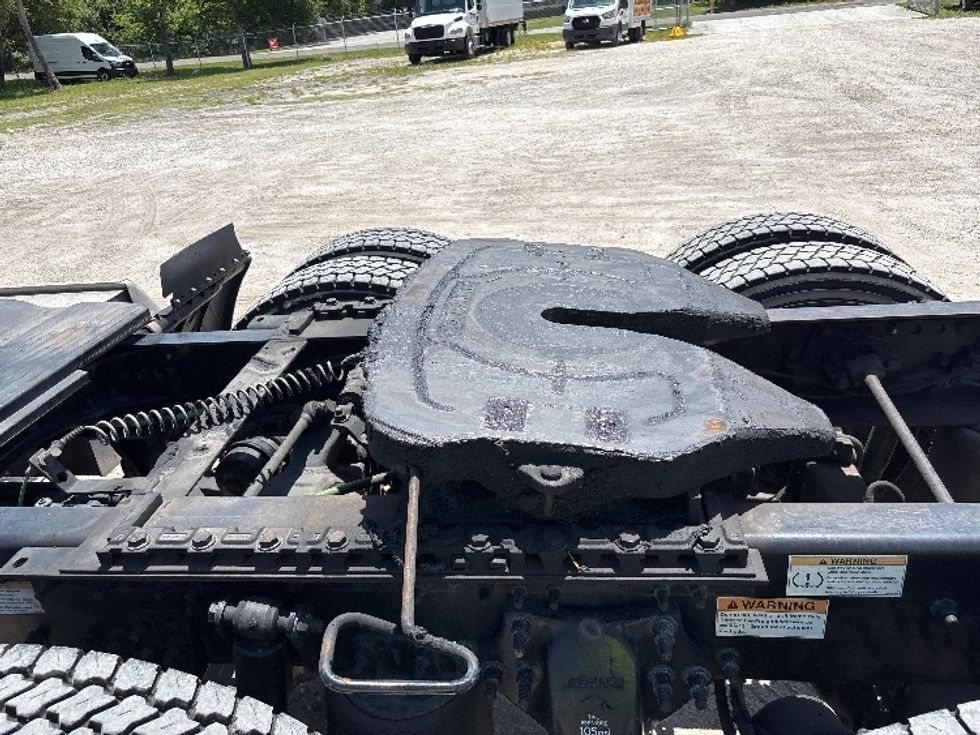 Day Cab Tractor-Heavy Duty Tractors-Freightliner-2020-T12664ST-Ocala-FL-336,375\n\t\tmiles-$ 51,500 - Image 18