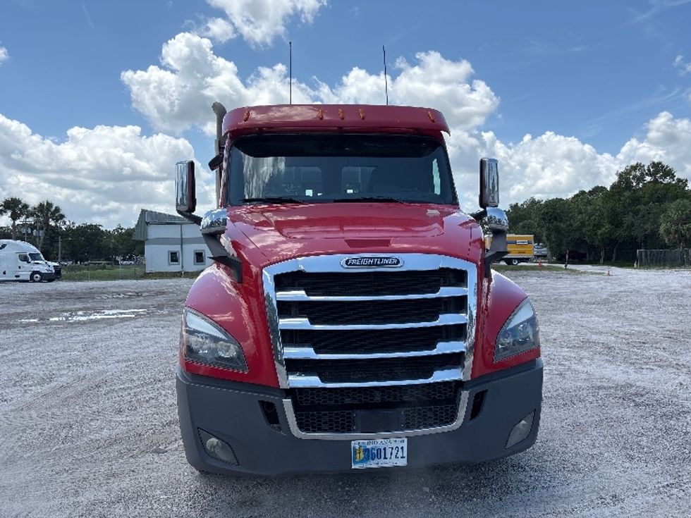 Day Cab Tractor-Heavy Duty Tractors-Freightliner-2020-T12664ST-Ocala-FL-336,375\n\t\tmiles-$ 51,500 - Image 2