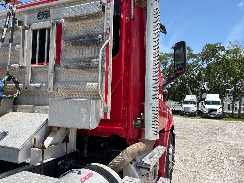 Day Cab Tractor-Heavy Duty Tractors-Freightliner-2020-T12664ST-Ocala-FL-336,375\n\t\tmiles-$ 51,500 - Image 21