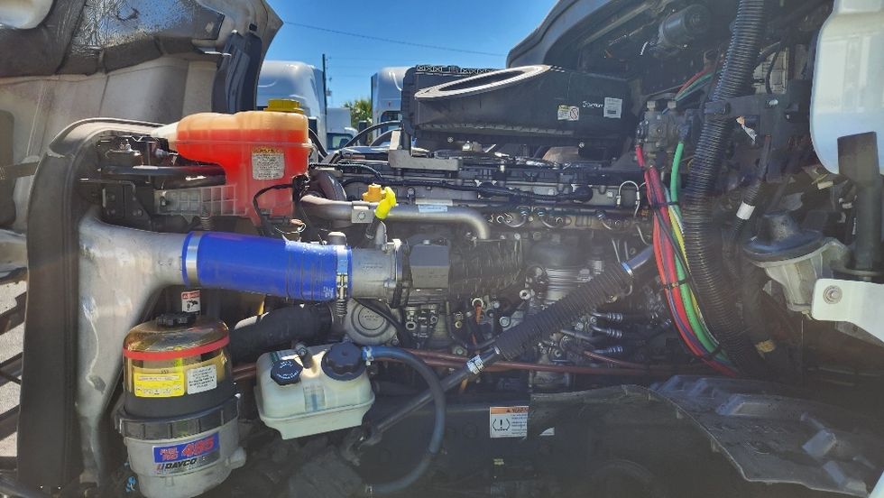 Day Cab Tractor-Heavy Duty Tractors-Freightliner-2020-T12664ST-Ocala-FL-357,048\n\t\tmiles-$ 52,750 - Image 16