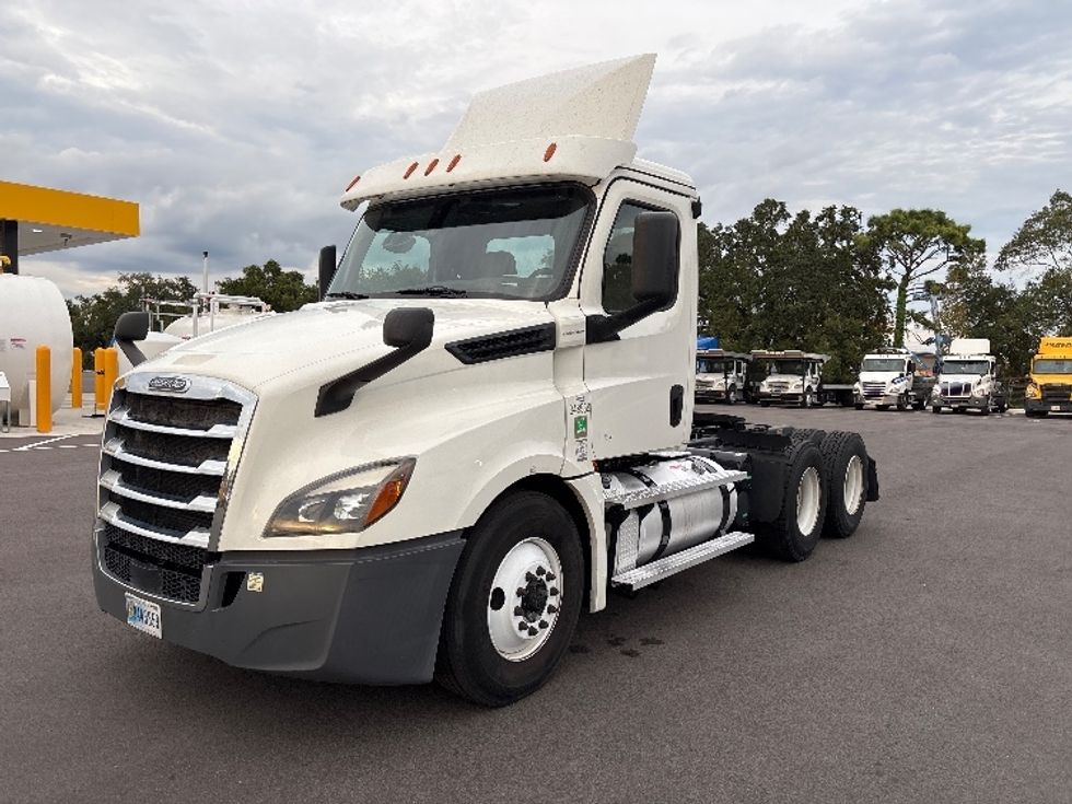 Day Cab Tractor-Heavy Duty Tractors-Freightliner-2020-T12664ST-Ocala-FL-422,292\n\t\tmiles-$ 47,500 - Image 3