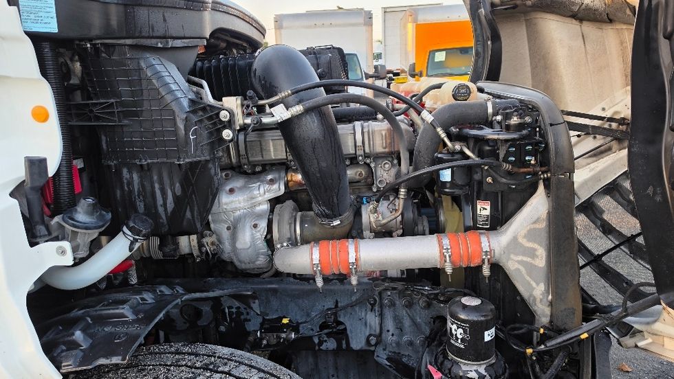Day Cab Tractor-Heavy Duty Tractors-Freightliner-2020-T12664ST-Ocala-FL-492,279\n\t\tmiles-$ 47,250 - Image 14