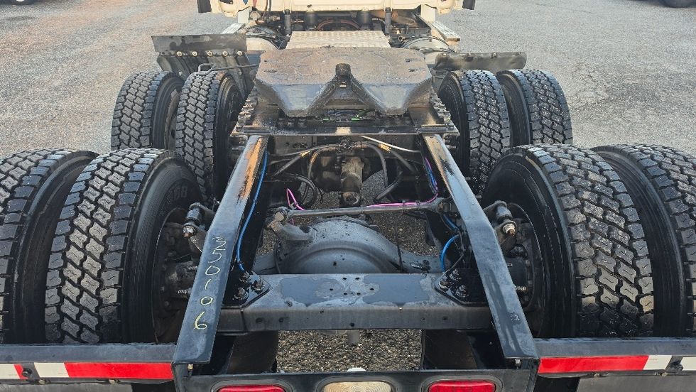 Day Cab Tractor-Heavy Duty Tractors-Freightliner-2020-T12664ST-Ocala-FL-492,279\n\t\tmiles-$ 47,250 - Image 6