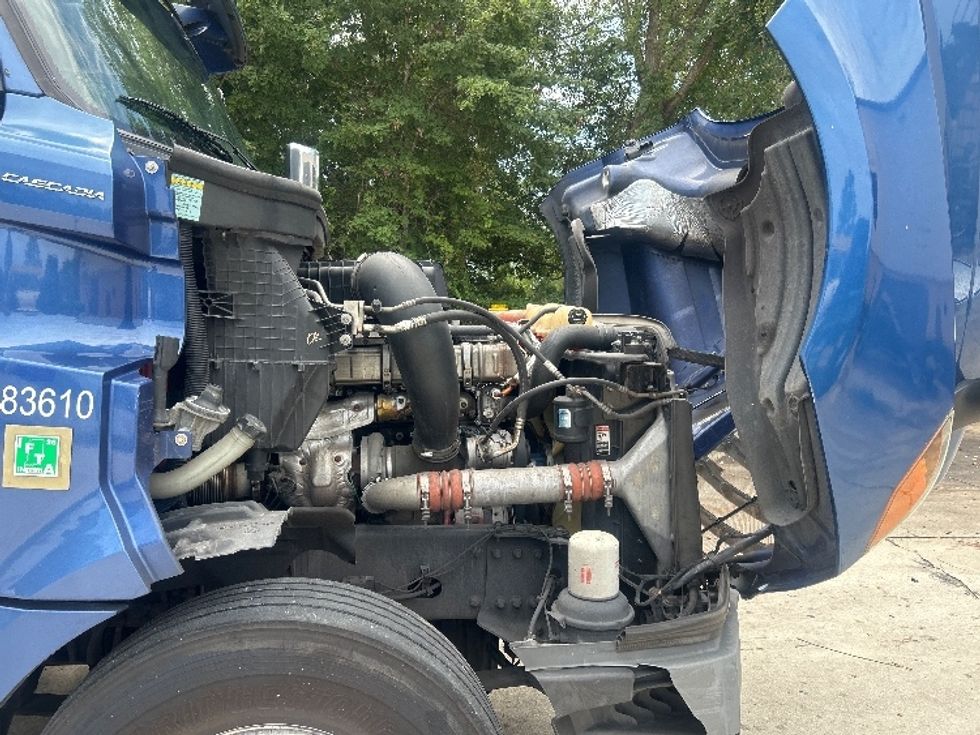 Day Cab Tractor-Heavy Duty Tractors-Freightliner-2020-T12664ST-Ocala-FL-583,224\n\t\tmiles-$ 38,000 - Image 15