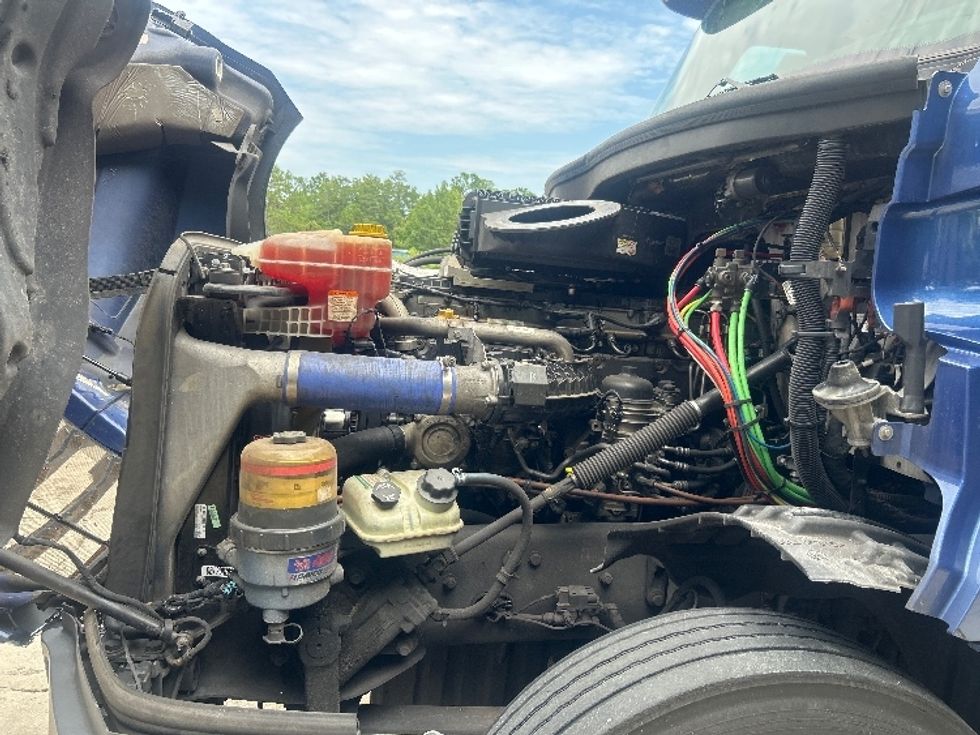 Day Cab Tractor-Heavy Duty Tractors-Freightliner-2020-T12664ST-Ocala-FL-583,224\n\t\tmiles-$ 38,000 - Image 16