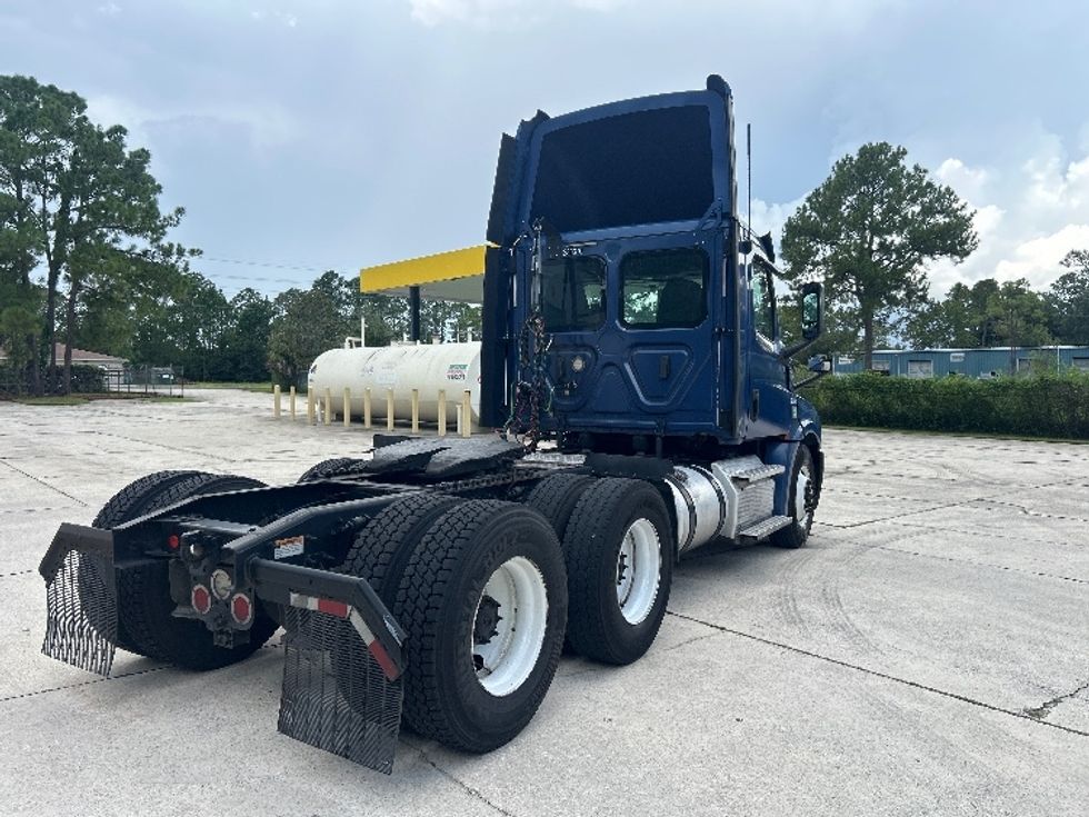 Day Cab Tractor-Heavy Duty Tractors-Freightliner-2020-T12664ST-Ocala-FL-583,224\n\t\tmiles-$ 38,000 - Image 7