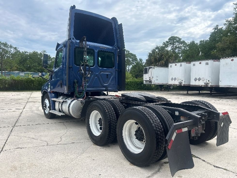 Day Cab Tractor-Heavy Duty Tractors-Freightliner-2020-T12664ST-Ocala-FL-651,921\n\t\tmiles-$ 30,000 - Image 5