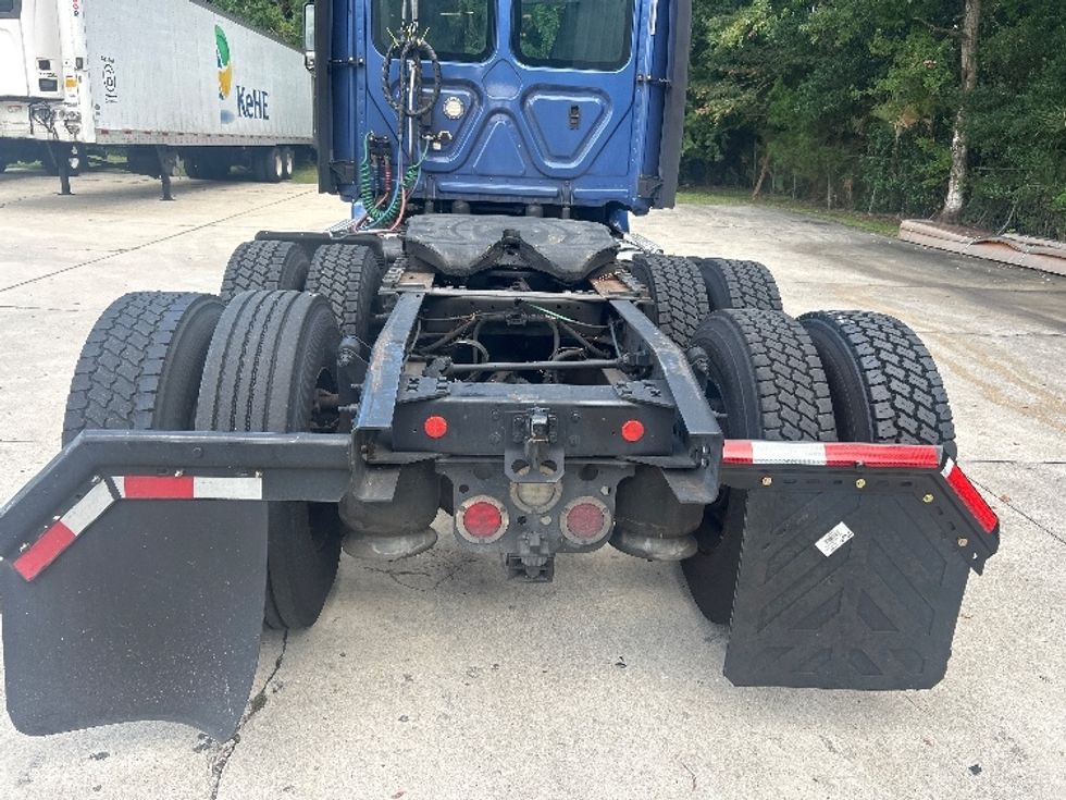 Day Cab Tractor-Heavy Duty Tractors-Freightliner-2020-T12664ST-Ocala-FL-651,921\n\t\tmiles-$ 30,000 - Image 6