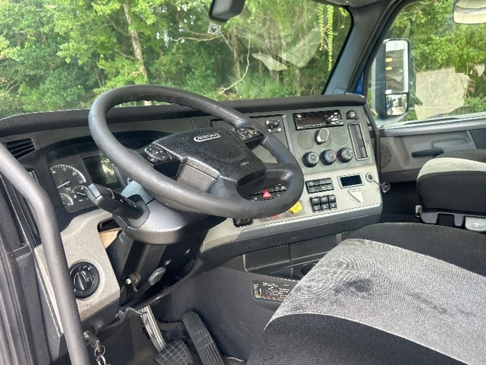 Day Cab Tractor-Heavy Duty Tractors-Freightliner-2020-T12664ST-Ocala-FL-651,921\n\t\tmiles-$ 30,000 - Image 9