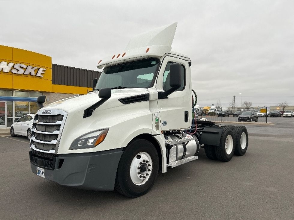 Day Cab Tractor-Heavy Duty Tractors-Freightliner-2020-T12664ST-Oklahoma City-OK-210,197\n\t\tmiles-$ 65,500 - Image 3