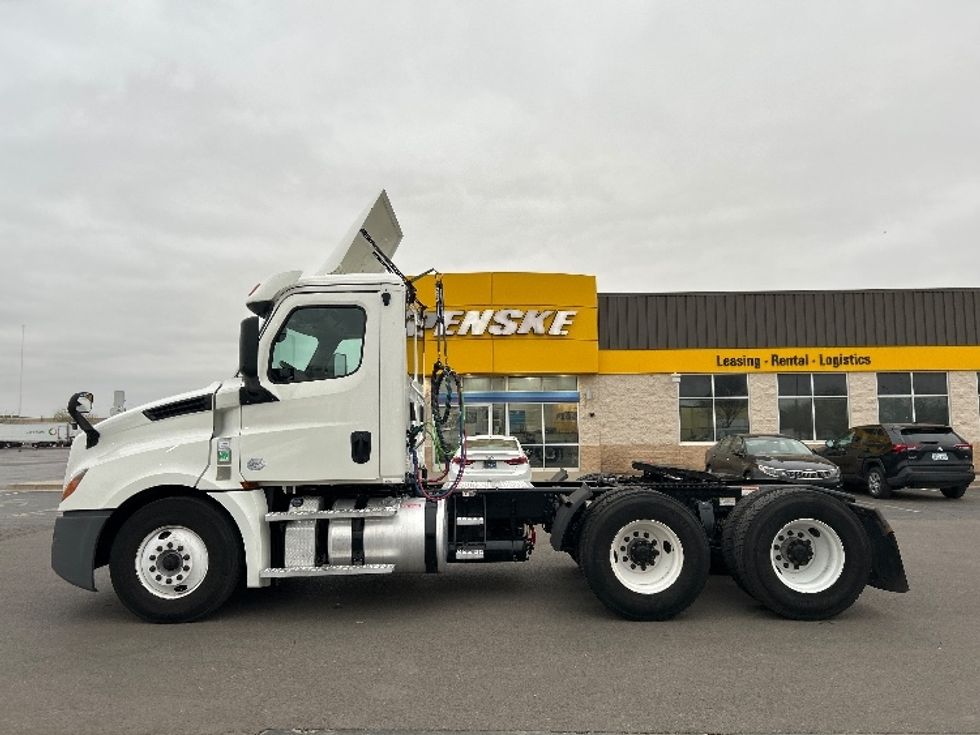 Day Cab Tractor-Heavy Duty Tractors-Freightliner-2020-T12664ST-Oklahoma City-OK-210,197\n\t\tmiles-$ 65,500 - Image 4