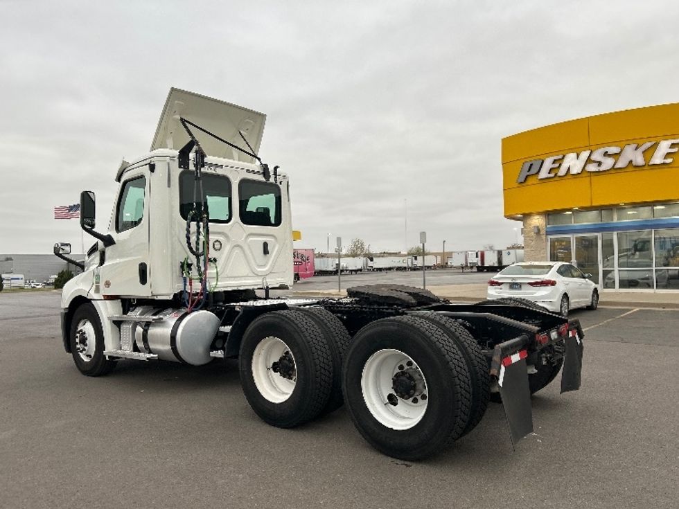 Day Cab Tractor-Heavy Duty Tractors-Freightliner-2020-T12664ST-Oklahoma City-OK-210,197\n\t\tmiles-$ 65,500 - Image 5
