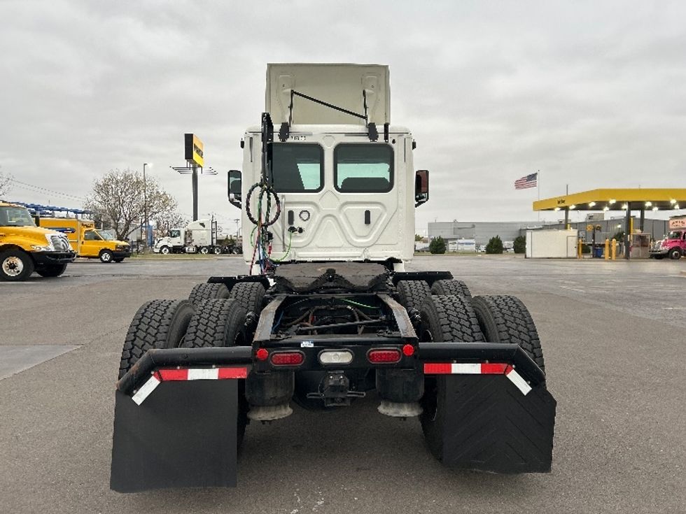Day Cab Tractor-Heavy Duty Tractors-Freightliner-2020-T12664ST-Oklahoma City-OK-210,197\n\t\tmiles-$ 65,500 - Image 6