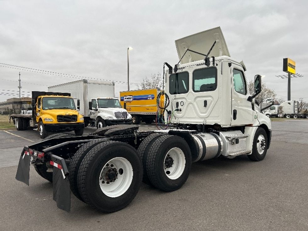 Day Cab Tractor-Heavy Duty Tractors-Freightliner-2020-T12664ST-Oklahoma City-OK-210,197\n\t\tmiles-$ 65,500 - Image 7
