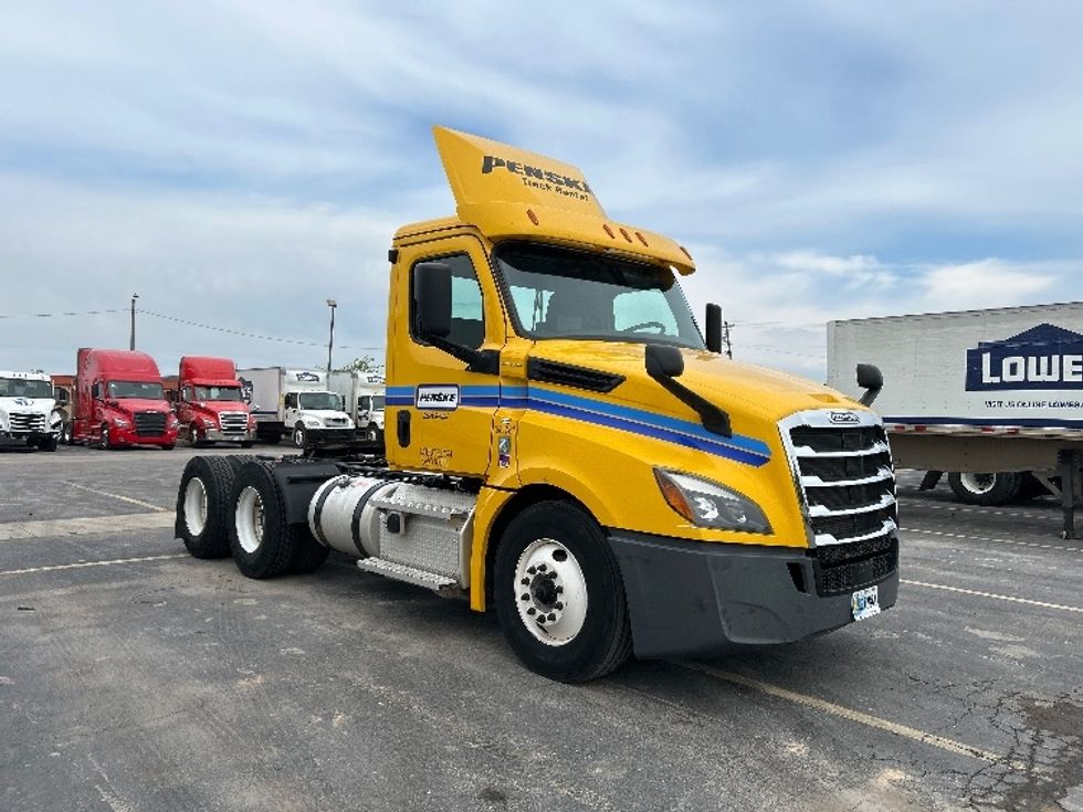 Day Cab Tractor-Heavy Duty Tractors-Freightliner-2020-T12664ST-Oklahoma City-OK-270,689\n\t\tmiles-$ 60,500 - Image 1