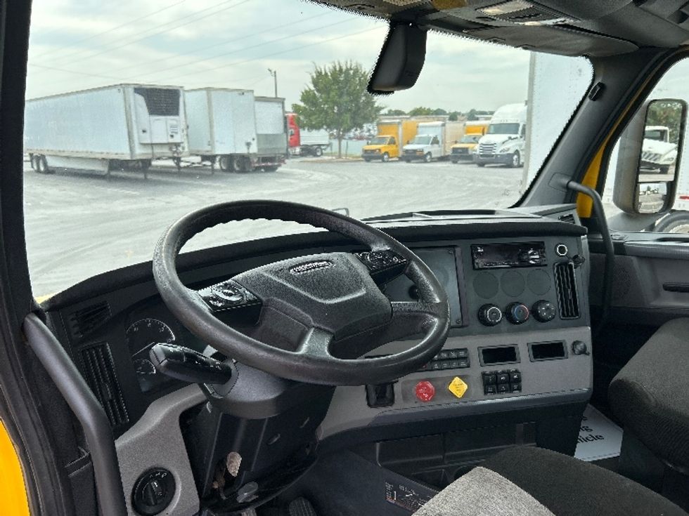 Day Cab Tractor-Heavy Duty Tractors-Freightliner-2020-T12664ST-Oklahoma City-OK-270,689\n\t\tmiles-$ 60,500 - Image 10