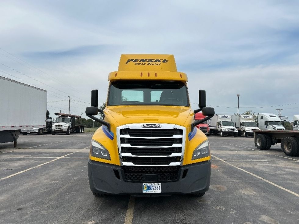 Day Cab Tractor-Heavy Duty Tractors-Freightliner-2020-T12664ST-Oklahoma City-OK-270,689\n\t\tmiles-$ 60,500 - Image 2