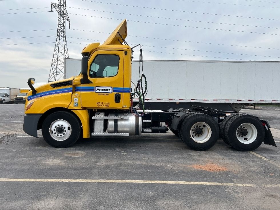 Day Cab Tractor-Heavy Duty Tractors-Freightliner-2020-T12664ST-Oklahoma City-OK-270,689\n\t\tmiles-$ 60,500 - Image 4