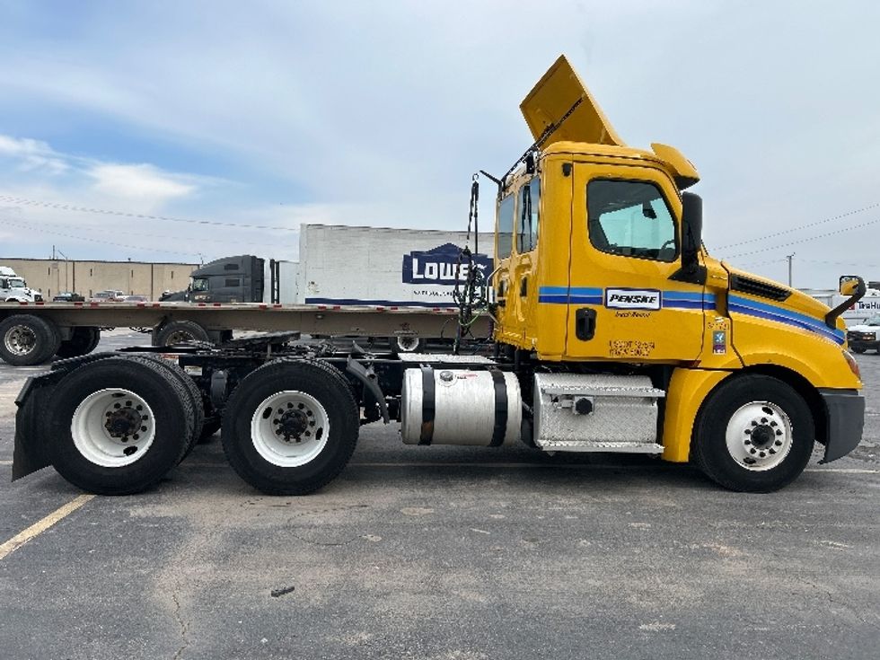 Day Cab Tractor-Heavy Duty Tractors-Freightliner-2020-T12664ST-Oklahoma City-OK-270,689\n\t\tmiles-$ 60,500 - Image 8