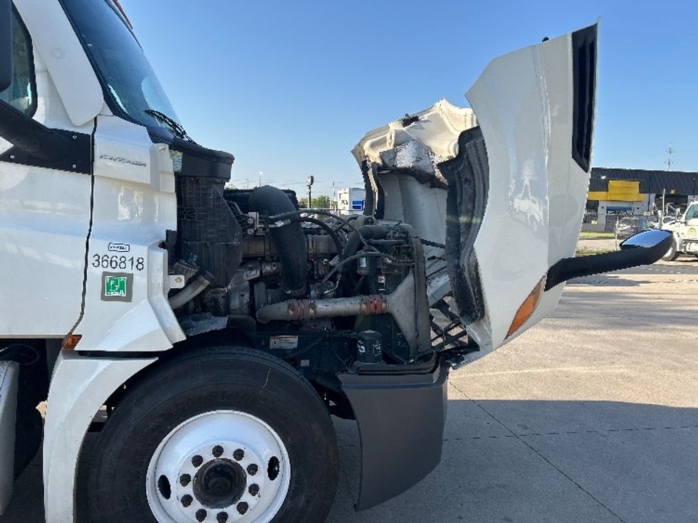 Day Cab Tractor-Heavy Duty Tractors-Freightliner-2020-T12664ST-Oklahoma City-OK-317,711\n\t\tmiles-$ 78,500 - Image 15