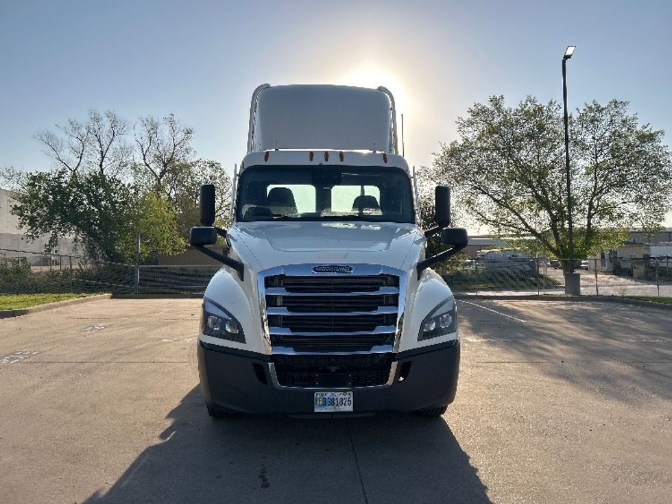 Day Cab Tractor-Heavy Duty Tractors-Freightliner-2020-T12664ST-Oklahoma City-OK-317,711\n\t\tmiles-$ 78,500 - Image 2