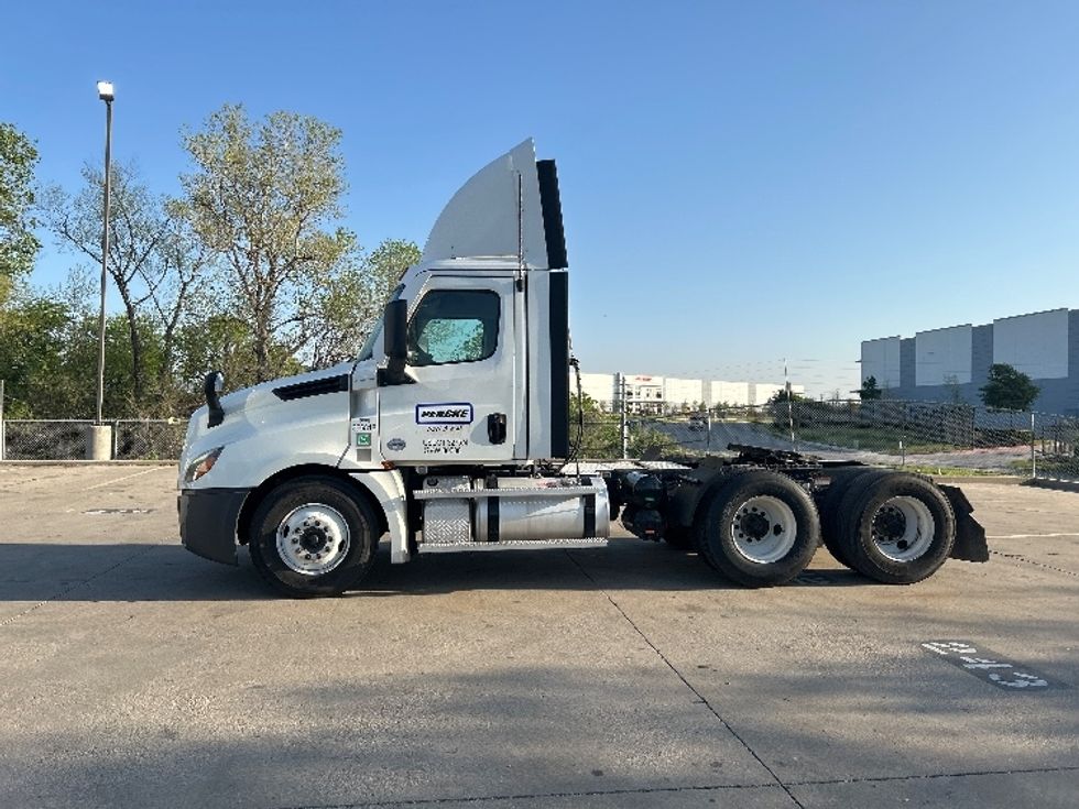 Day Cab Tractor-Heavy Duty Tractors-Freightliner-2020-T12664ST-Oklahoma City-OK-317,711\n\t\tmiles-$ 78,500 - Image 4