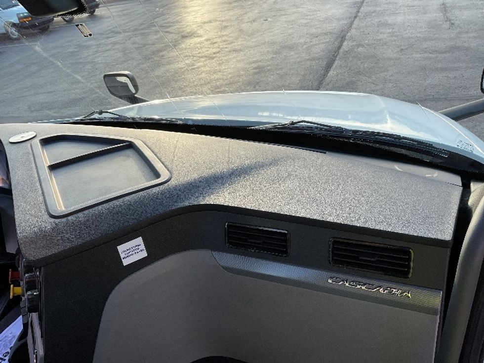 Day Cab Tractor-Heavy Duty Tractors-Freightliner-2020-T12664ST-Oklahoma City-OK-389,117\n\t\tmiles-$ 72,250 - Image 13