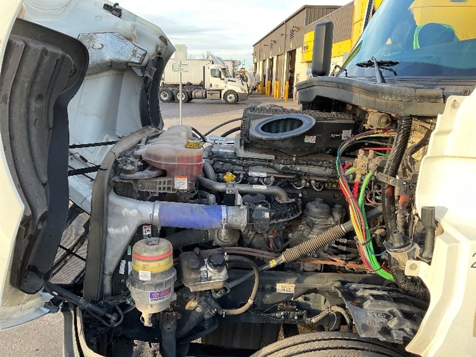 Day Cab Tractor-Heavy Duty Tractors-Freightliner-2020-T12664ST-Oklahoma City-OK-389,117\n\t\tmiles-$ 72,250 - Image 16