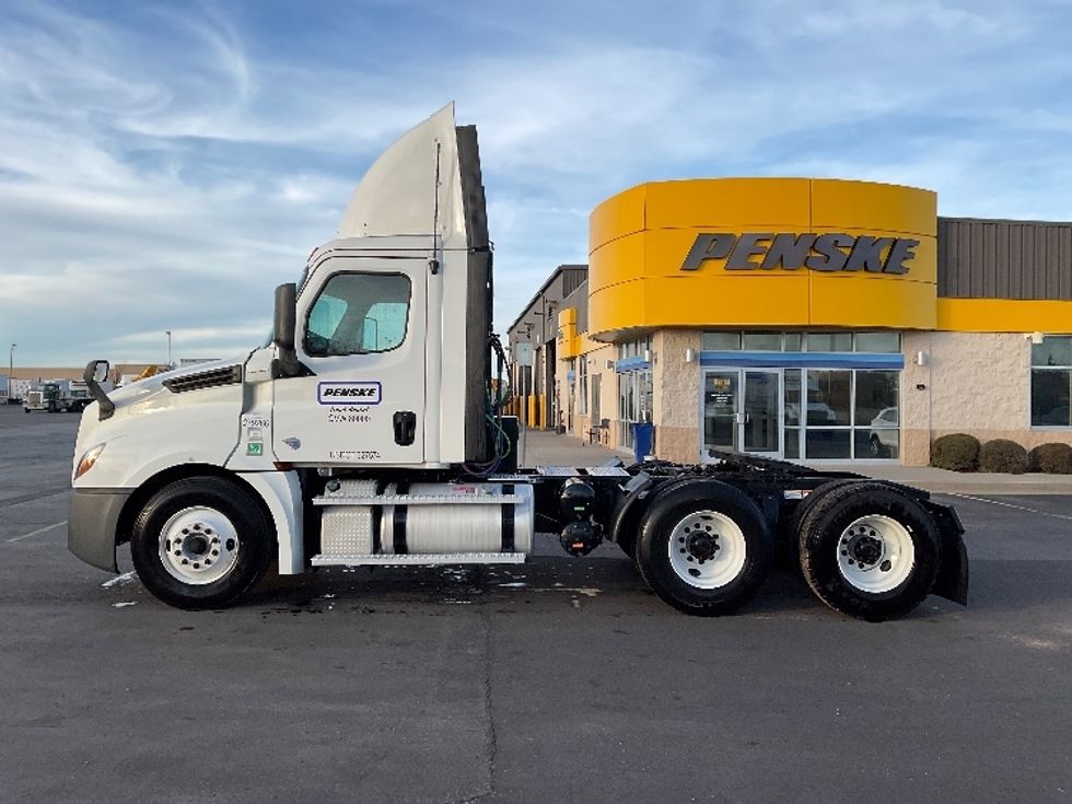 Day Cab Tractor-Heavy Duty Tractors-Freightliner-2020-T12664ST-Oklahoma City-OK-389,117\n\t\tmiles-$ 72,250 - Image 4