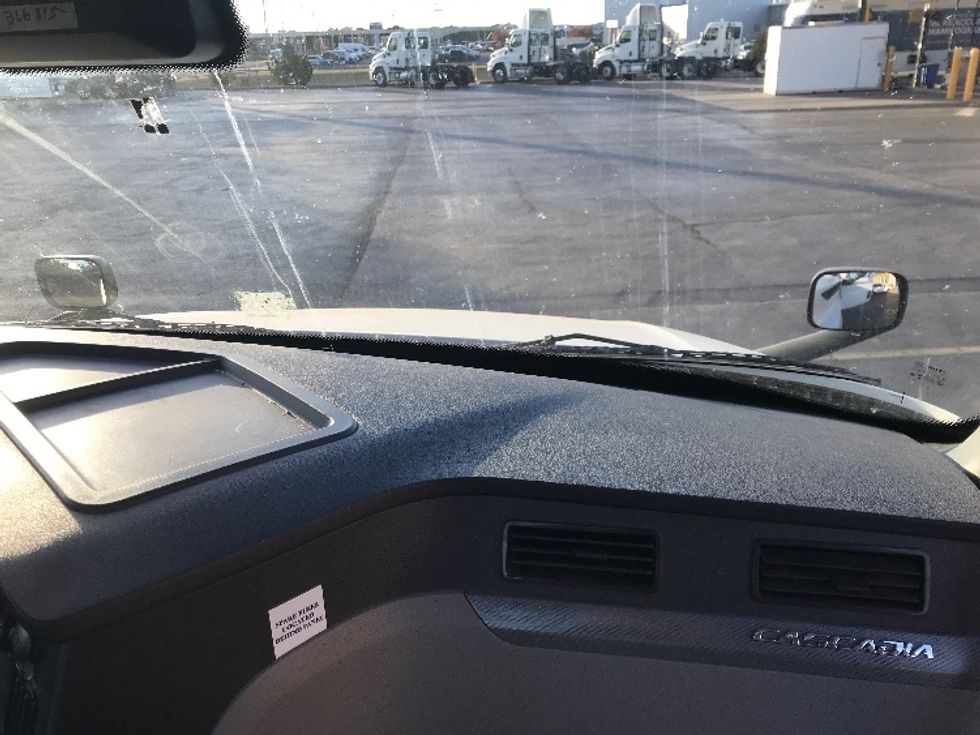 Day Cab Tractor-Heavy Duty Tractors-Freightliner-2020-T12664ST-Oklahoma City-OK-389,194\n\t\tmiles-$ 72,250 - Image 12