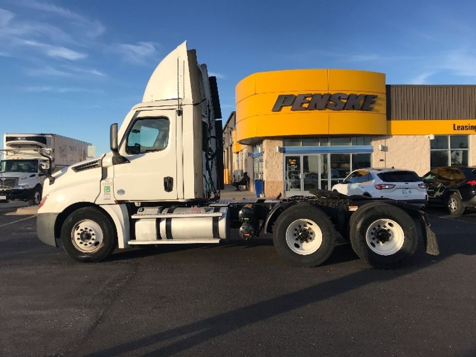 Day Cab Tractor-Heavy Duty Tractors-Freightliner-2020-T12664ST-Oklahoma City-OK-389,194\n\t\tmiles-$ 72,250 - Image 4
