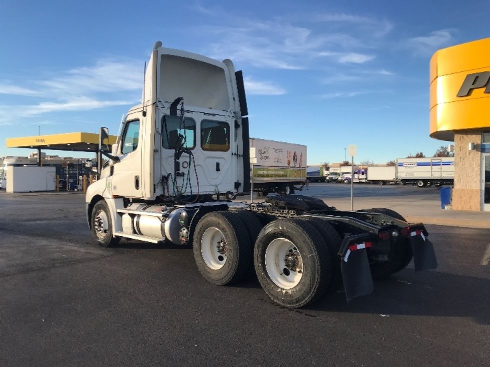 Day Cab Tractor-Heavy Duty Tractors-Freightliner-2020-T12664ST-Oklahoma City-OK-389,194\n\t\tmiles-$ 72,250 - Image 5