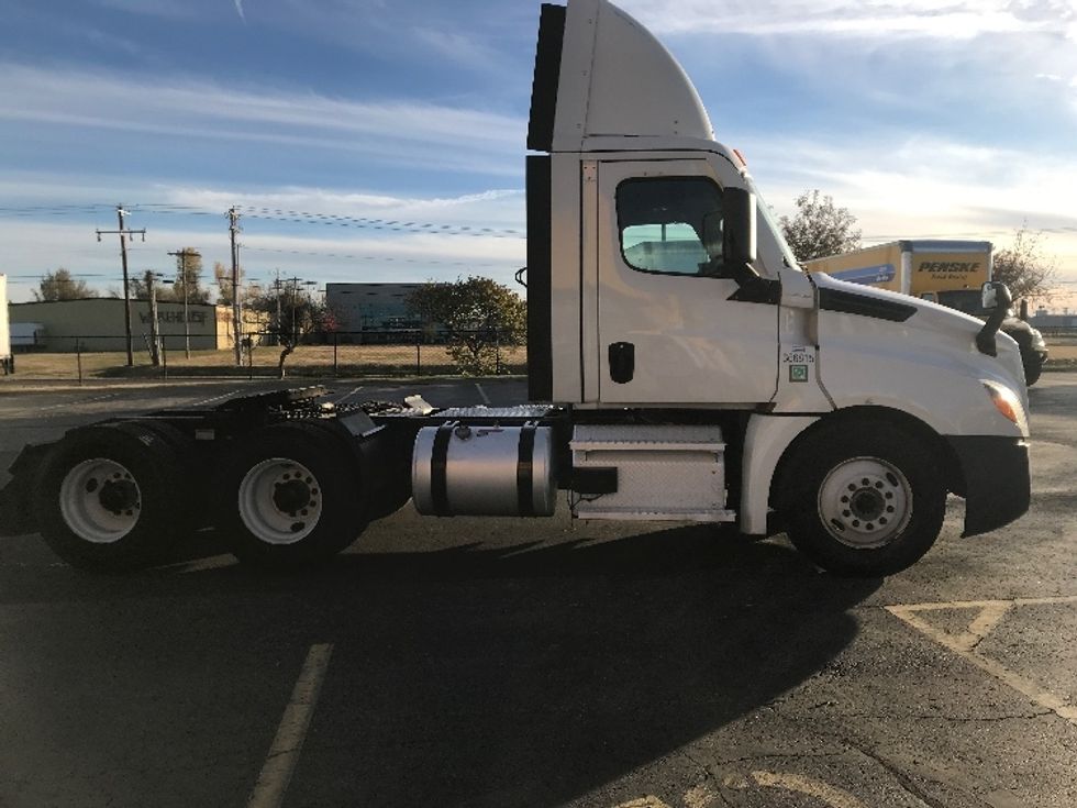 Day Cab Tractor-Heavy Duty Tractors-Freightliner-2020-T12664ST-Oklahoma City-OK-389,194\n\t\tmiles-$ 72,250 - Image 7