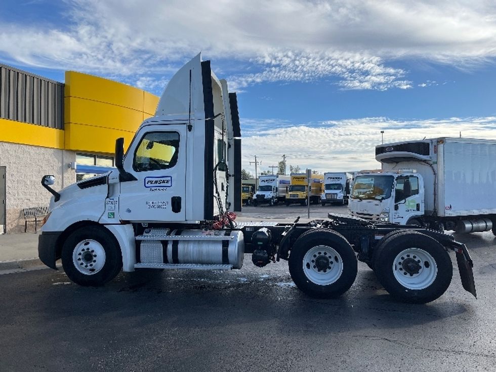 Day Cab Tractor-Heavy Duty Tractors-Freightliner-2020-T12664ST-Oklahoma City-OK-433,448\n\t\tmiles-$ 67,500 - Image 4