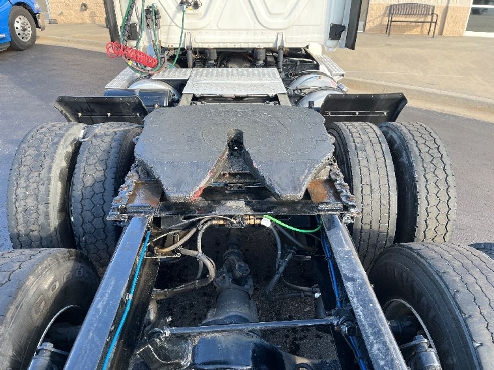 Day Cab Tractor-Heavy Duty Tractors-Freightliner-2020-T12664ST-Oklahoma City-OK-433,448\n\t\tmiles-$ 67,500 - Image 6