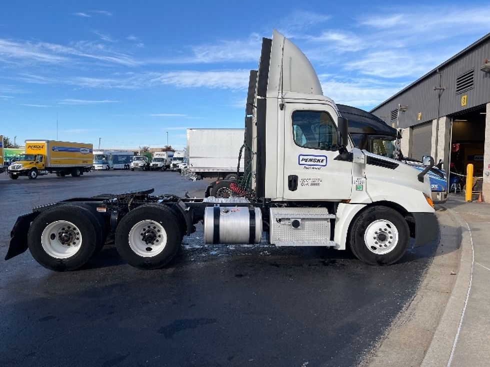 Day Cab Tractor-Heavy Duty Tractors-Freightliner-2020-T12664ST-Oklahoma City-OK-433,448\n\t\tmiles-$ 67,500 - Image 8