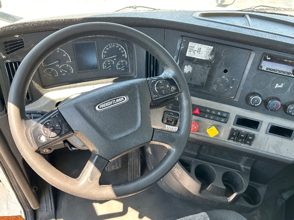 Day Cab Tractor-Heavy Duty Tractors-Freightliner-2020-T12664ST-Oklahoma City-OK-500,236\n\t\tmiles-$ 49,000 - Image 10