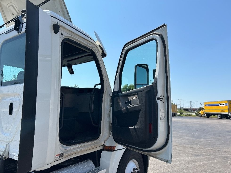 Day Cab Tractor-Heavy Duty Tractors-Freightliner-2020-T12664ST-Oklahoma City-OK-500,236\n\t\tmiles-$ 49,000 - Image 12