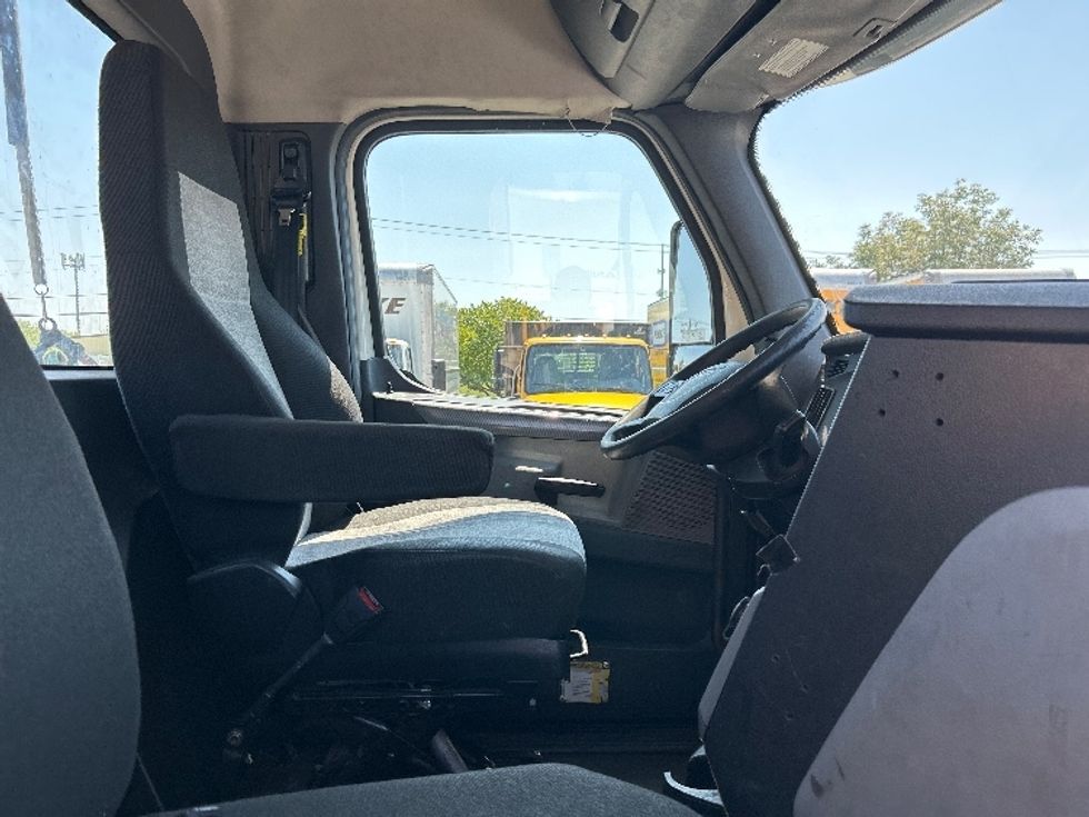Day Cab Tractor-Heavy Duty Tractors-Freightliner-2020-T12664ST-Oklahoma City-OK-500,236\n\t\tmiles-$ 49,000 - Image 14
