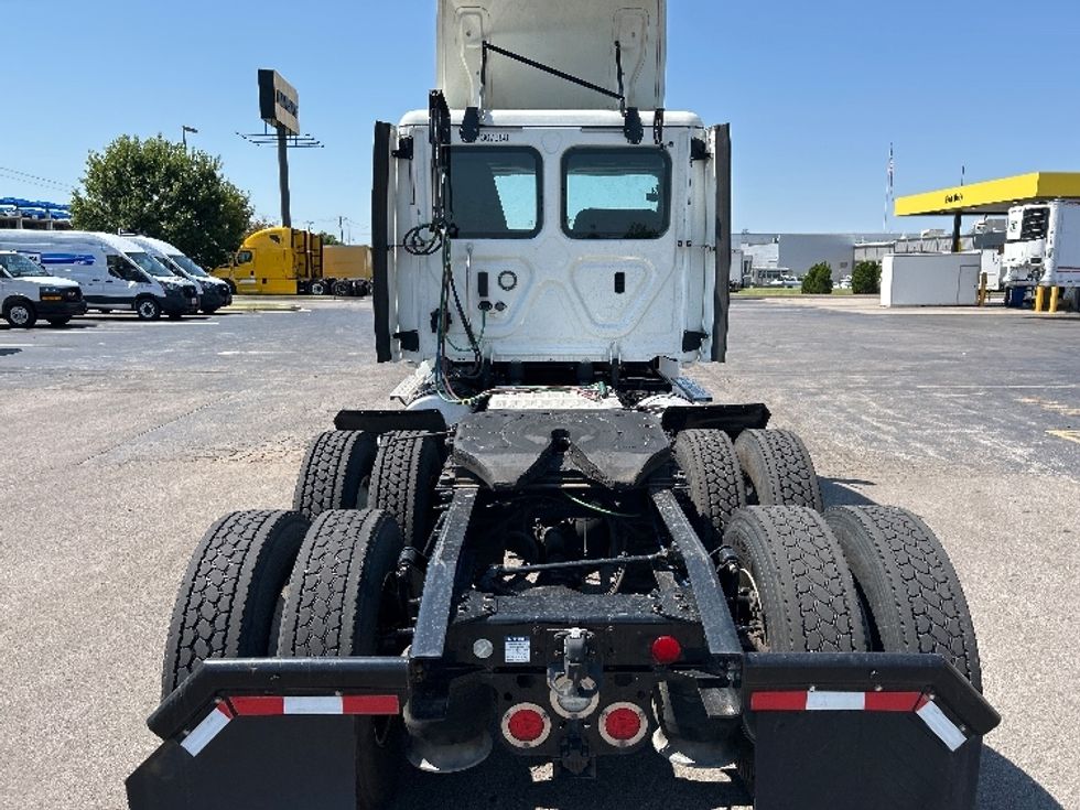Day Cab Tractor-Heavy Duty Tractors-Freightliner-2020-T12664ST-Oklahoma City-OK-500,236\n\t\tmiles-$ 49,000 - Image 6