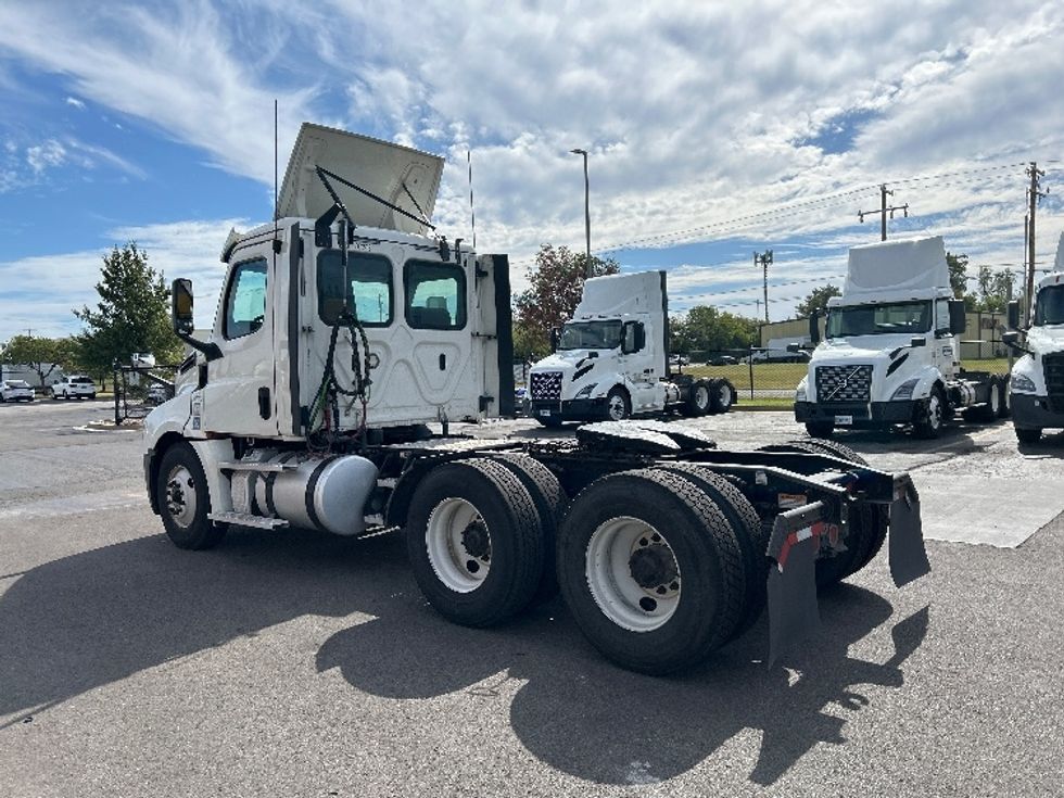 Day Cab Tractor-Heavy Duty Tractors-Freightliner-2020-T12664ST-Oklahoma City-OK-515,375\n\t\tmiles-$ 44,500 - Image 5