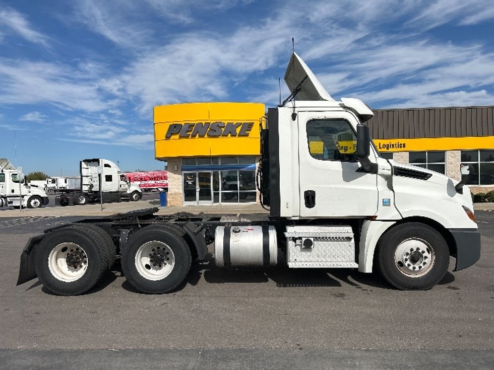 Day Cab Tractor-Heavy Duty Tractors-Freightliner-2020-T12664ST-Oklahoma City-OK-515,375\n\t\tmiles-$ 44,500 - Image 8