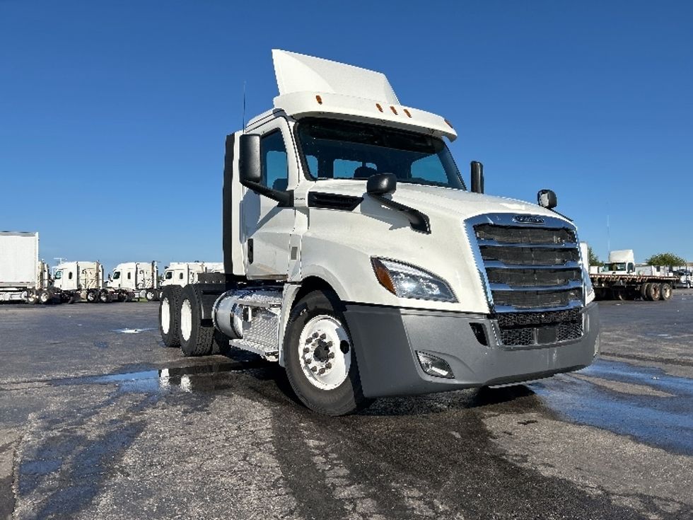 Day Cab Tractor-Heavy Duty Tractors-Freightliner-2020-T12664ST-Oklahoma City-OK-517,697\n\t\tmiles-$ 44,250 - Image 1