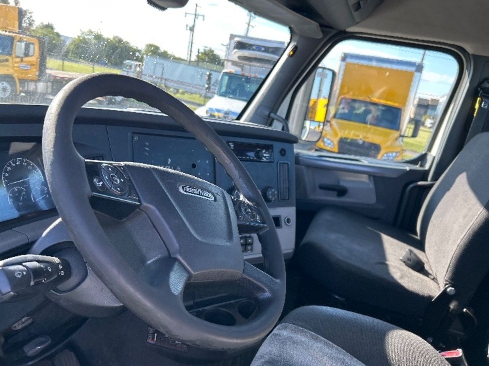 Day Cab Tractor-Heavy Duty Tractors-Freightliner-2020-T12664ST-Oklahoma City-OK-517,697\n\t\tmiles-$ 44,250 - Image 10